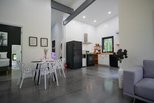 Secluded, Unique, Modern, Mountain Home Near River! in Meadows of Dan, USA