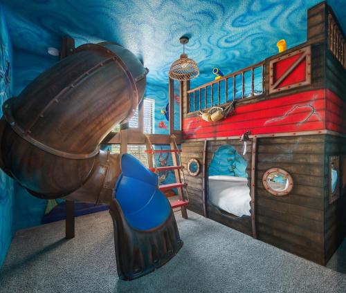 Under the Sea Magical Getaway with Arcade Room in Davenport, USA