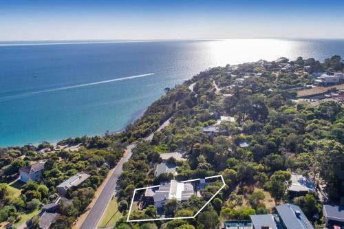 Ellerina Sea Vista Stunning views pool sauna and alfresco entertaining