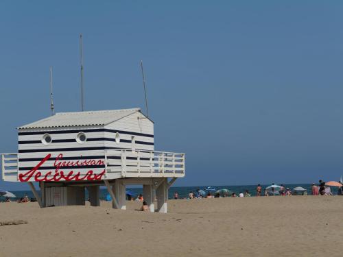 Gruissan : T2 Mezzanine 4/6 Pers, Piscine, Parking Privé, Accès Plage - FR-1-796-12 (Gruissan : T2 Mezzanine 4/6 Pers, Piscine, Parking Prive, Acces Plage - FR-1-796-12) in 格呂伊桑市中心