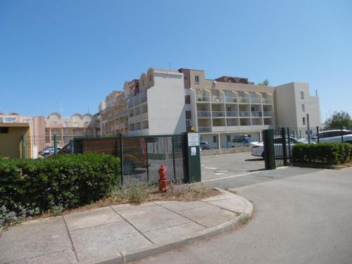 Gruissan : T2 Mezzanine 4/6 Pers, Piscine, Parking Privé, Accès Plage - FR-1-796-12 (Gruissan : T2 Mezzanine 4/6 Pers, Piscine, Parking Prive, Acces Plage - FR-1-796-12) in 格呂伊桑市中心