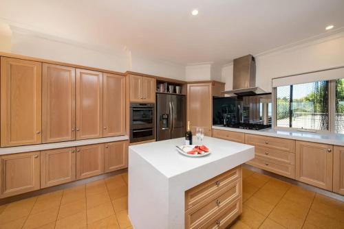 Vue de la Mer - Pool, Spa, Tennis Court, Water Views