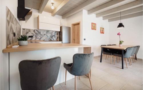virtuve, Awesome Home In Skofije in Zgornje Škofije
