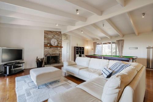 Port Philip Panorama - Bayview Retreat and Pool Bliss