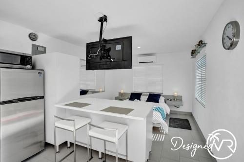 UnitA SeaI Private Studio near Deerfield Beach in Deerfield Beach, USA