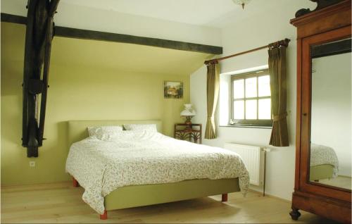 Holiday home Somme-Leuze 59 with Sauna - image 3