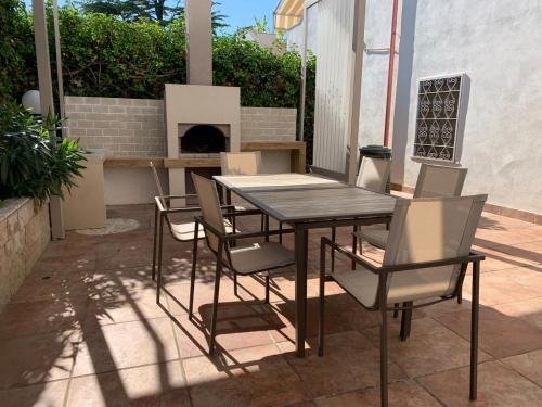 2 bedrooms, 5 beds