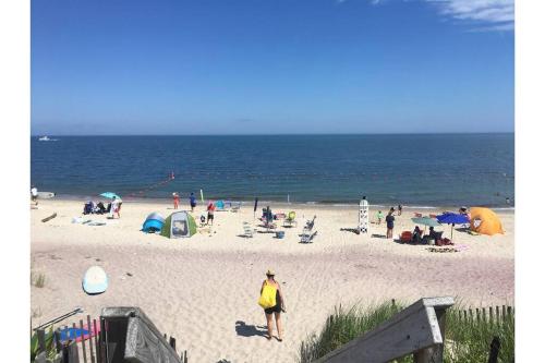 Walk To Beach - Bright, Pond-Facing 2BR Leisurama in Montauk, USA