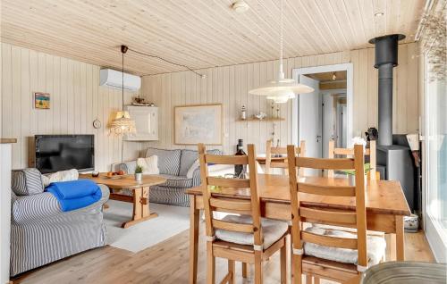  Lovely Home In Juelsminde With Kitchen in Sønderby