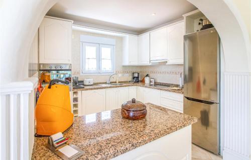 Konyha, Gorgeous Home In Trullent in Orba