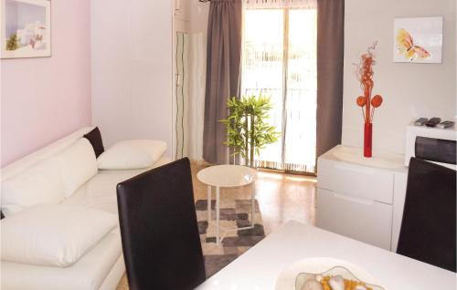  Cozy Apartment In Denia With Swimming Pool in Denia