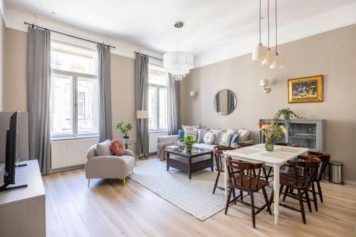 Charming Central Dream Home & Retreat by Prestige Homes, Budapeszt