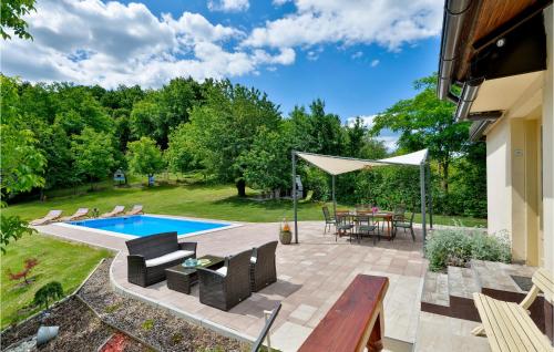 Peldbaseins, Three-Bedroom Holiday Home In Ludbreg in Ludbreg