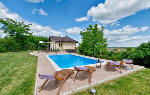 Peldbaseins, Three-Bedroom Holiday Home In Ludbreg in Ludbreg