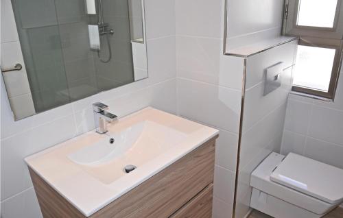 Four-Bedroom Holiday Home in Palma de Mallorca - image 10