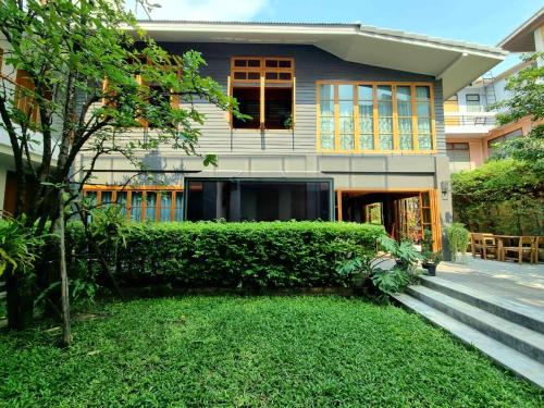 Vali Villa Bangkok, Бангкок