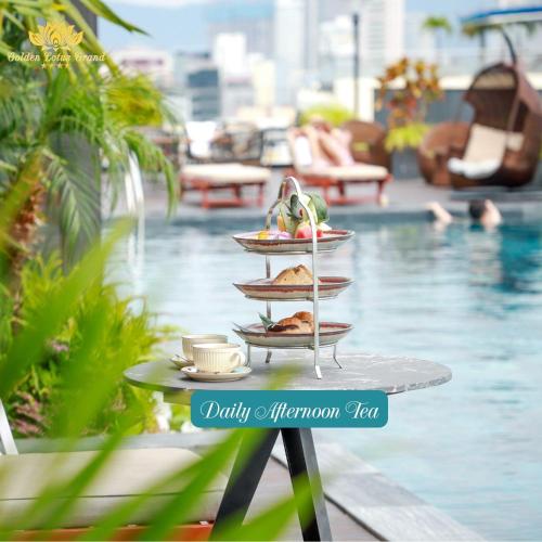 571630007 Golden Lotus Grand Da Nang - Panoramic Rooftop Bar & Daily Afternoon Tea