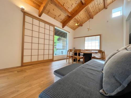 Three-Bedroom House image 4