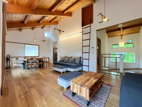 Three-Bedroom House image 3