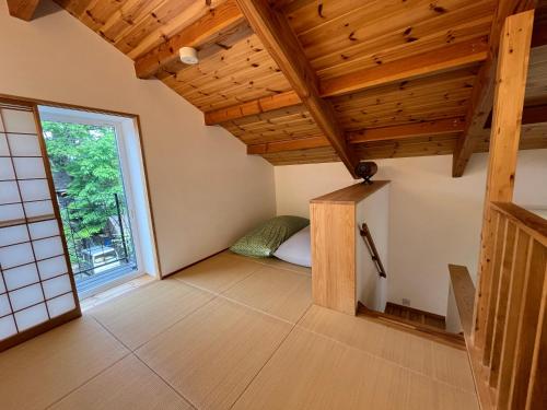 Three-Bedroom House image 1