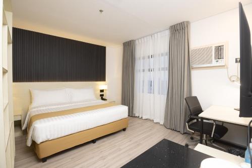 Hamersons Hotel CDO Room Type - Deluxe Double Room with Balcony
