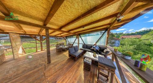 Bosnian Pyramid Glamping – khách sạn tại Visoko