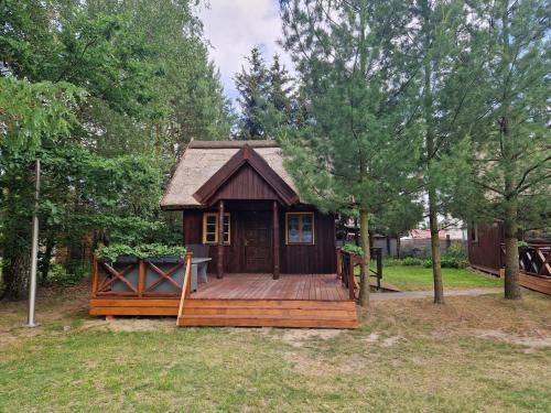 RiW Małe Swory - Domek pływający Houseboat i domki drewniane