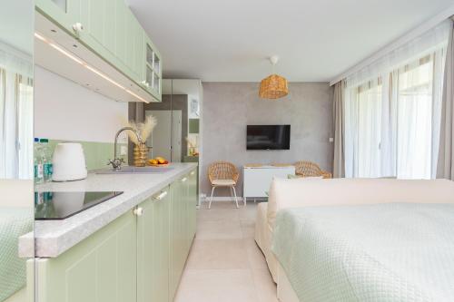 APARTAMENTY MIERZEJA - STEGNA PARK STUDIO, 500 m od plaży, bezpłatny meleks