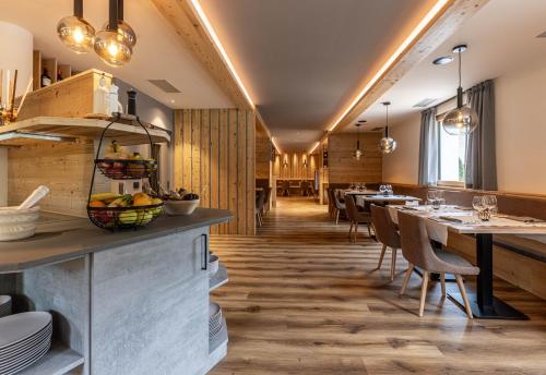 Restaurant, Hotel Laste' in Caldes