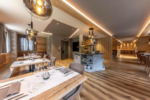 Restaurant, Hotel Laste' in Caldes