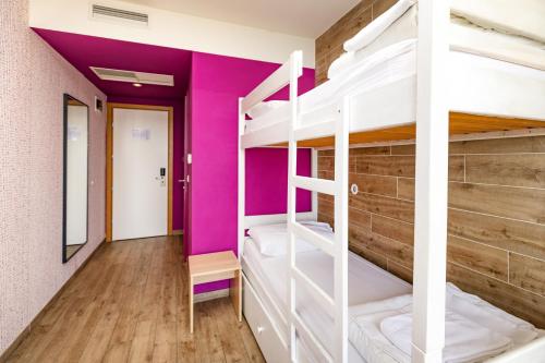 Twin Room with Bunk Beds and Garden View