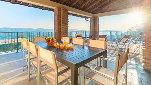 CASA LEONARDA 8&2, Emma Villas in Belveglio
