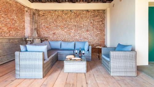 CASA LEONARDA 8&2, Emma Villas in Belveglio