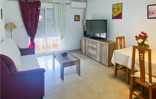 Two-Bedroom Apartment in Los Alcazares - image 5