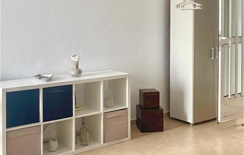 Two-Bedroom Apartment in Los Alcazares - image 6