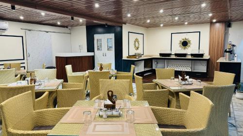 Étterem, Hotel The Reverent Ganga in Ram Ghat