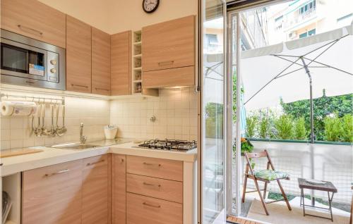 1 Bedroom Cozy Apartment In Nervi - image 4