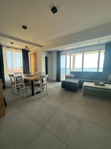 Studio with Sea View image 10