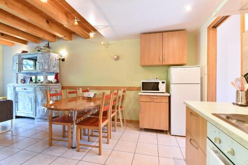 Gîte Pâquerettes avec Jardin - image 3