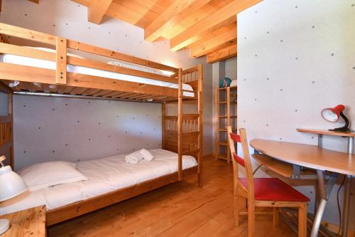 Gîte Pâquerettes avec Jardin - image 2
