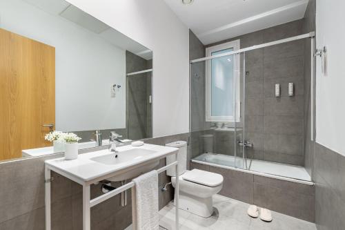 3 Bedroom Apartment with Balcony  image 10