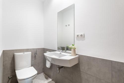 3 Bedroom Apartment with Balcony  image 4
