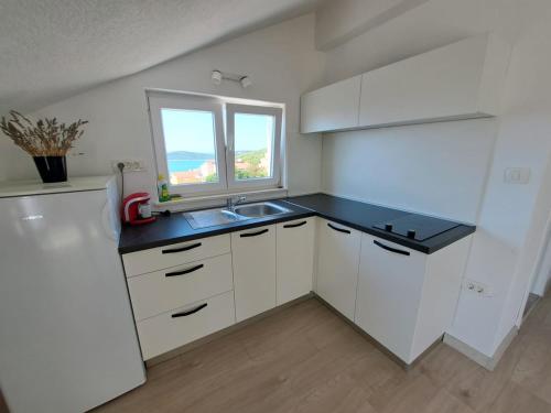 Konyha, APARTMANI BELVEDERE BILO in Primosten Burnji