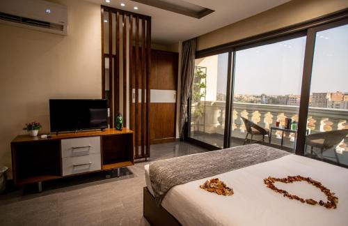 New Top Pyramids Hotel - image 6