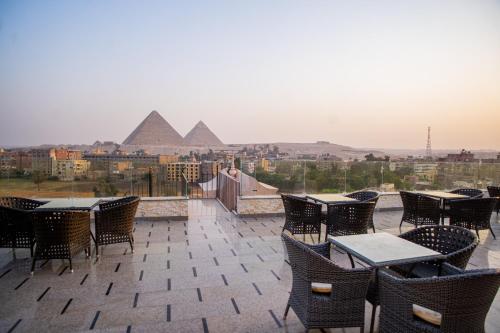 New Top Pyramids Hotel - image 6