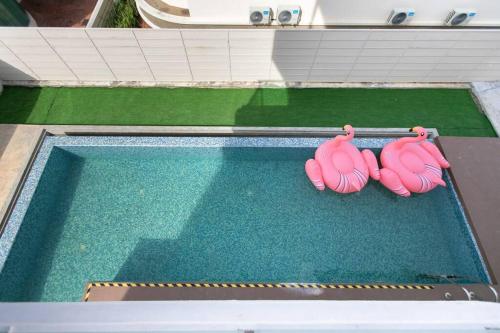 Tanjung Bungah 5BR Villa w pool 20pax