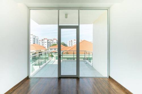 Tanjung Bungah 5BR Villa w pool 20pax