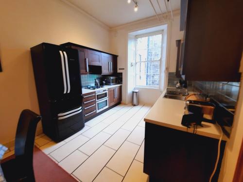 297 - Charming spacious 2 bedroom apartment in the center of Edinburgh's Old Town - image 10