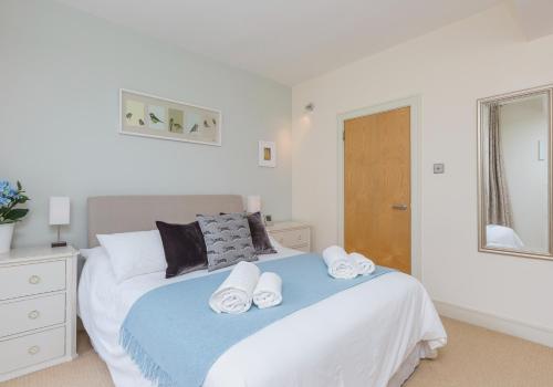 401 Thistle Street Apartment - main image