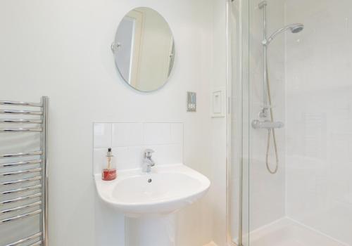 401 Thistle Street Apartment - image 14